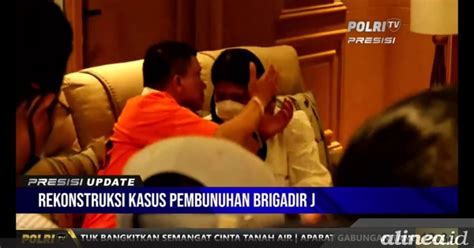 Putri Candrawathi Dikenakan Wajib Lapor Dua Kali Seminggu