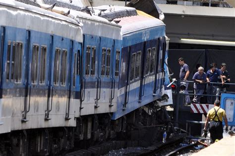 Argentina Sienta En El Banquillo A Los Acusados De La Mayor Tragedia Ferroviaria De Su Historia