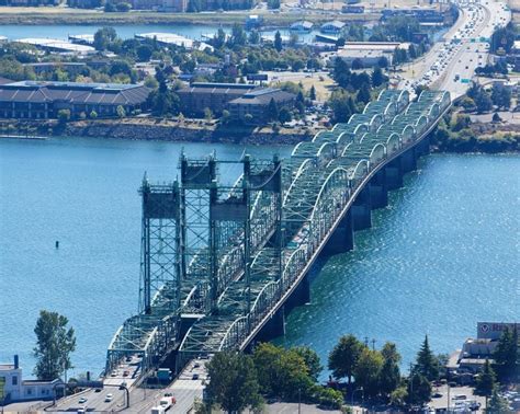 Feds award $600M for new Interstate Bridge connecting Oregon and ...