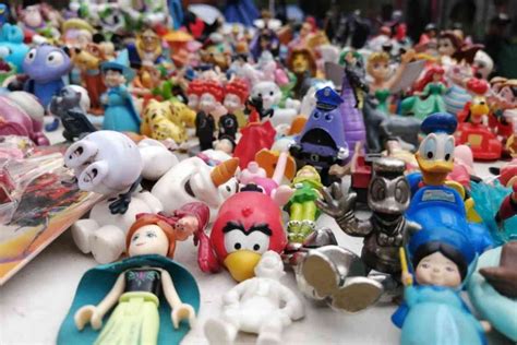 Tianguis De Juguetes En Balderas De Miniaturas A Coleccionables