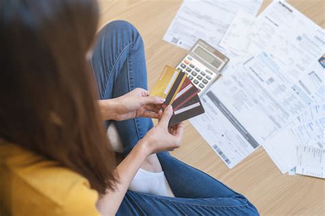 Why Interest Rates Matter More Than Credit Card Rewards | Maple FCU