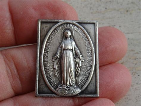 Medaglia Religiosa Cattolica Placcata In Argento Medaglione Immagine