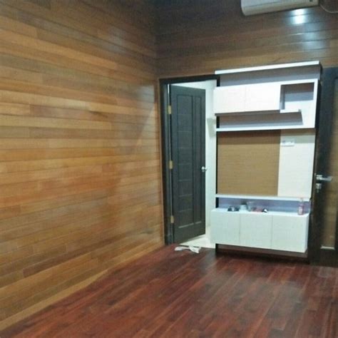 dinding kayu facade griya kayu surabaya