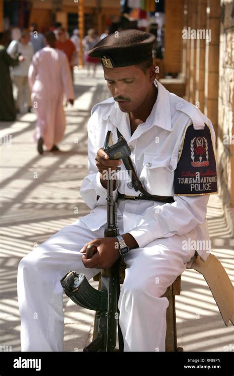 Tourist Police Officer Valley Of The Kings Luxor Egypt Africa Stock