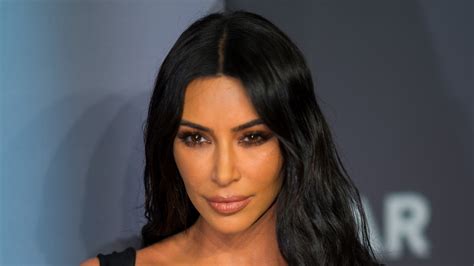 Kim Kardashian Shares Selfie of Her Psoriasis on Instagram — Photos ...