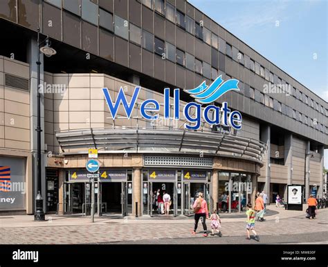 Wellgate Shopping Hi Res Stock Photography And Images Alamy