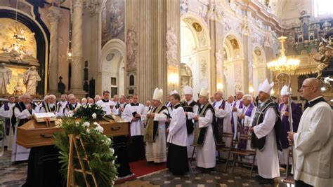 Pogrzeb śp ks prałata Tomasza Chmury Archidiecezja Krakowska