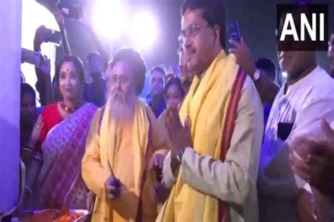 Tripura Cm Manik Saha Inaugurates Durga Pandals In Agartala