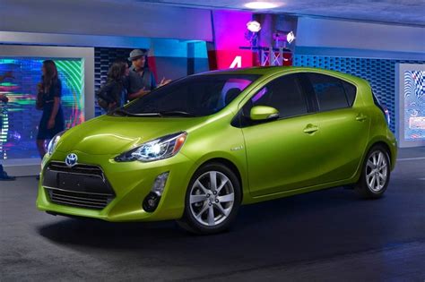 2016 Toyota Prius C Review Ratings Edmunds