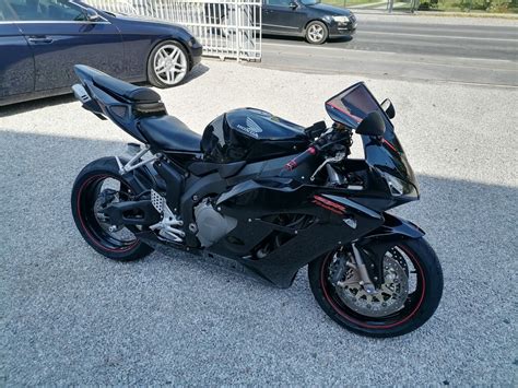 Honda Cbr Rr Fireblade Motocikli Olx Ba