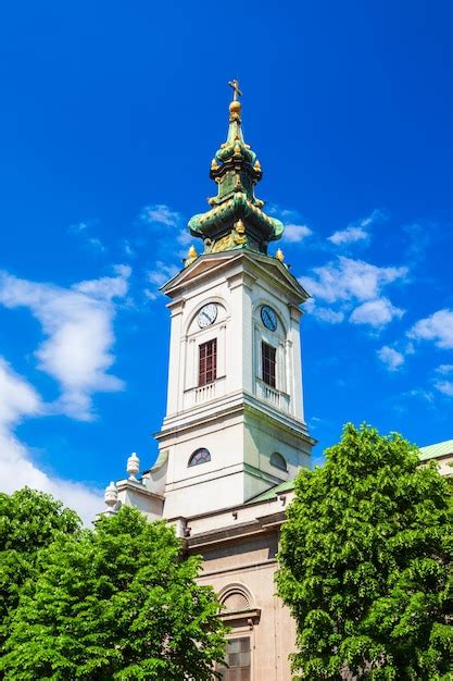 Iglesia de san miguel arcángel belgrado Foto Premium