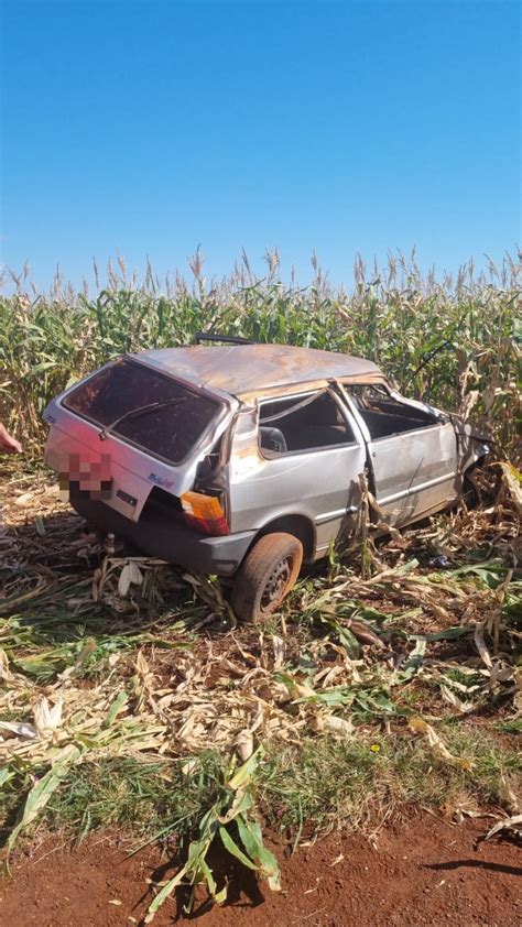 Carro Capota E Deixa Tr S Pessoas Feridas Em Alvorada Do Sul