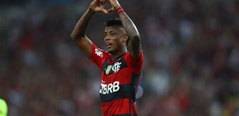 Bruno Henrique emociona Flamengo após recuperação longa