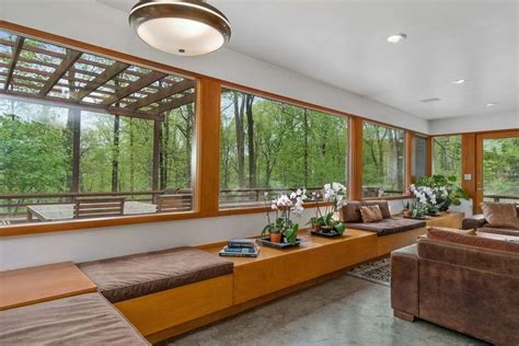 Photo 3 of 20 in A Sprawling Usonian Home Hits the Market at $1.45M - Dwell