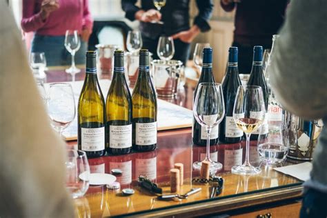 Wine Tasting Etiquette: What To Do In The Tasting Room