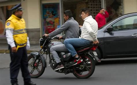 Entró en vigor Nuevo Reglamento de Tránsito en CDMX moteros lo ignoraron