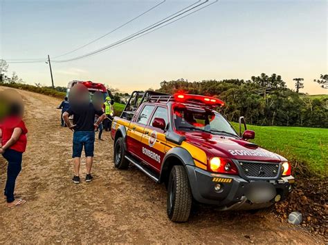 Idoso Fica Ferido Ao Cair De Carreta Agr Cola No Interior De Descanso