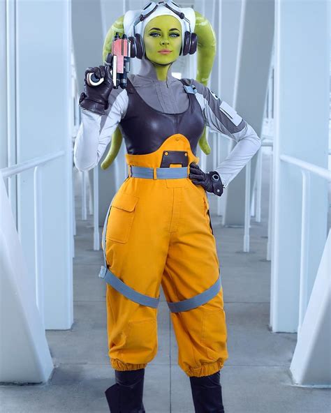 Expert ‘Star Wars Rebels’ Hera Syndulla Cosplay | Star wars women, Star wars outfits, Star wars ...