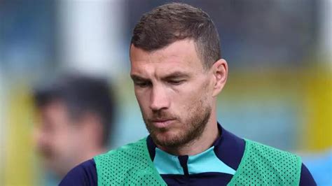 Fenerbahçenin yeni transferi Edin Dzeko kimdir kaç yaşında hangi