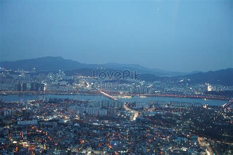 Pemandangan Malam Kota Seoul - Andira Gambar