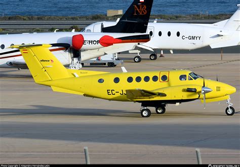 EC JJP Eliance Beechcraft B200 King Air Photo by Alejandro Hernández