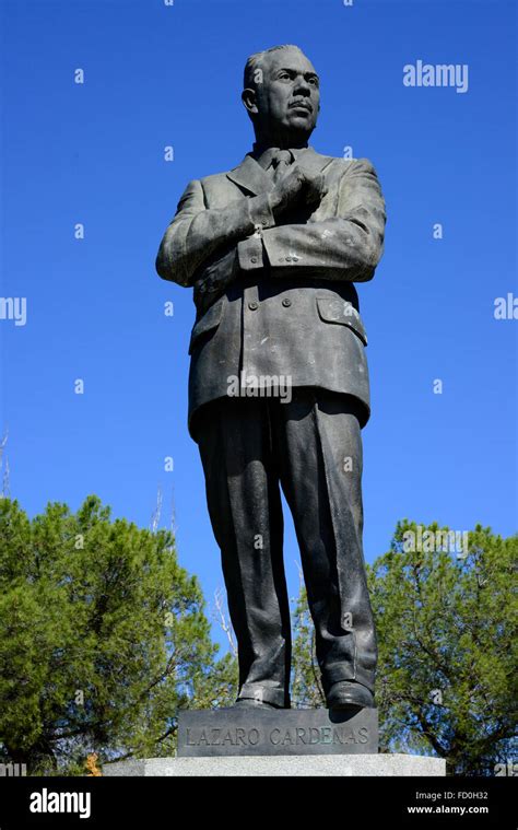 Statue lazaro cardenas parque norte fotografías e imágenes de alta ...