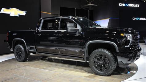 General Motors recalls nearly 820,000 pickup trucks