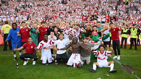 Vfb Stuttgart Feiert Nach Sieg Gegen K Ln Den Sicheren Und Sp Ten