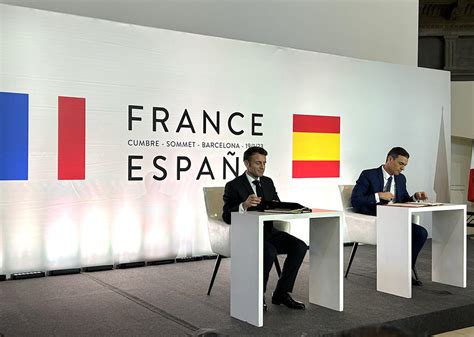 La France Et Lespagne Signent à Barcelone Un Traité Damitié Et De