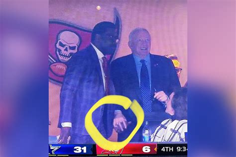 Jerry Jones And Michael Irvin Created The Most Awkward Handshake Ever