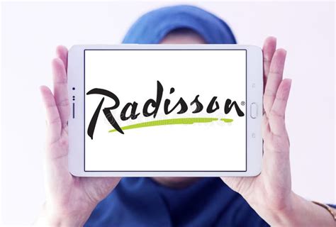 Radisson Hotels logo editorial photo. Image of signs - 114735561