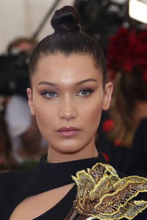 15 maneras de recogerse el pelo, por Bella Hadid | Bella hadid, Belleza ...