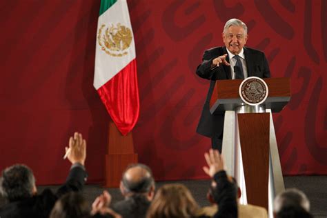 AMLO aumentará el monto de la beca para Jóvenes Construyendo el Futuro