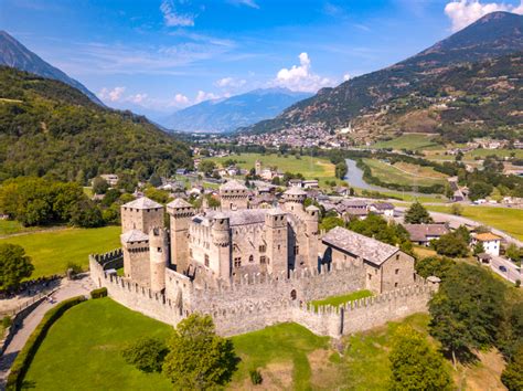 TOUR DELLA VALLE D AOSTA E I SUOI CASTELLI Aosta Valle D Aosta DLT