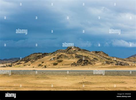 saudi arabia desert landscape Stock Photo - Alamy