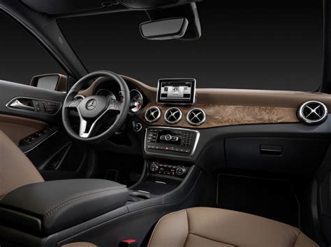 2015 Gla Interior Detailed Emercedesbenz