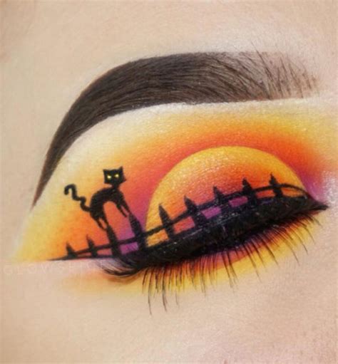 Creative Halloween Makeup Looks : Scared Kitty