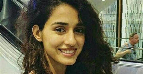 CELEBRITY PICS Disha Patani Hot Cleavage