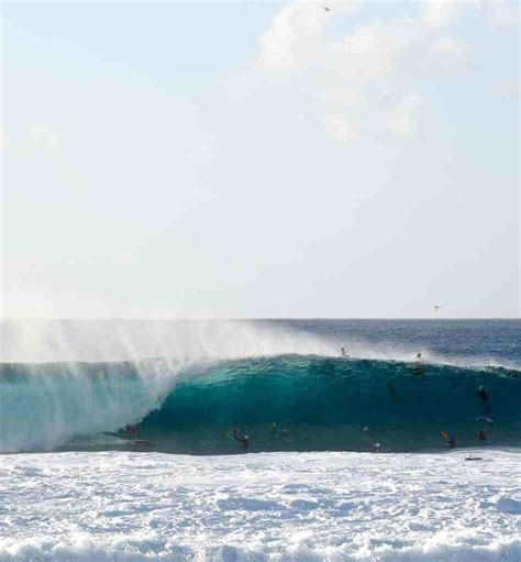 30 Photos of Banzai Pipeline That Will Mesmerize You