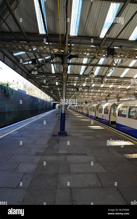 London Queens Park Tube Station Stock Photo Alamy