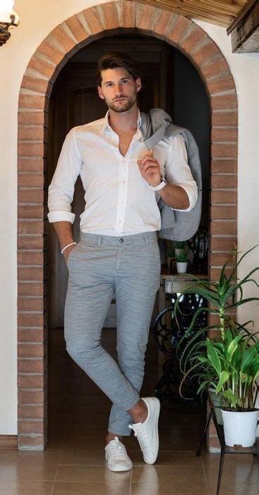 Pin By Mayza Lima On Roupas Dos Personagens White Shirt Outfits