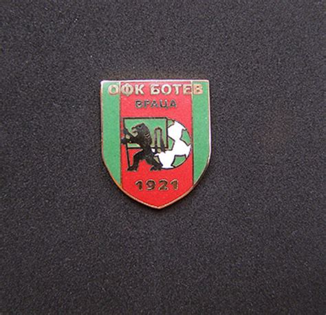 Pin Badge Fc Botev Vratsa Bulgarian Football Soccer Club Ebay