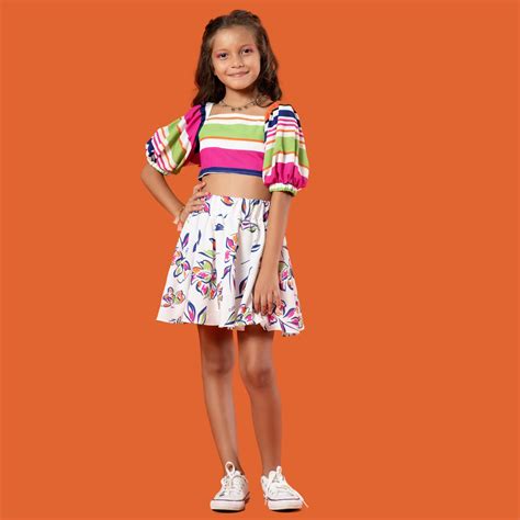 CONJUNTO CROPPED E SAIA ESTAMPA EXCLUSIVA Kukixo Moda Infantil