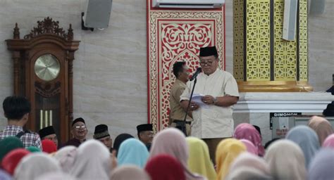 Gubernur Arinal Hadiri Pengajian Akbar Di Kota Metro Dan Berikan