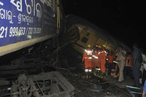 Sudar Vozova U Indiji Poginulo Najmanje 10 Ljudi