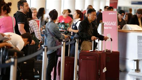 Airline Travel Expected To Surge 4 Over The Labor Day Weekend Los Angeles Times