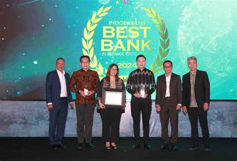 Foto Pt Bank Danamon Indonesia Tbk Danamon Menerima Penghargaan