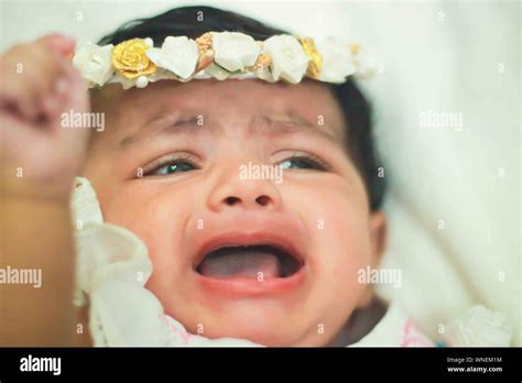 Headshot Crying Baby Hi Res Stock Photography And Images Alamy