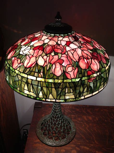 22 Inch Tiffany Reproduction Pink Tulip Stained Glass Table Lamps Stained Glass Flowers