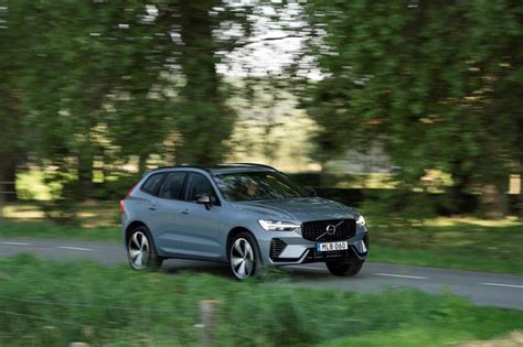 Volvo XC60 sprawdź która wersja pasuje do Ciebie najlepiej Auto Świat